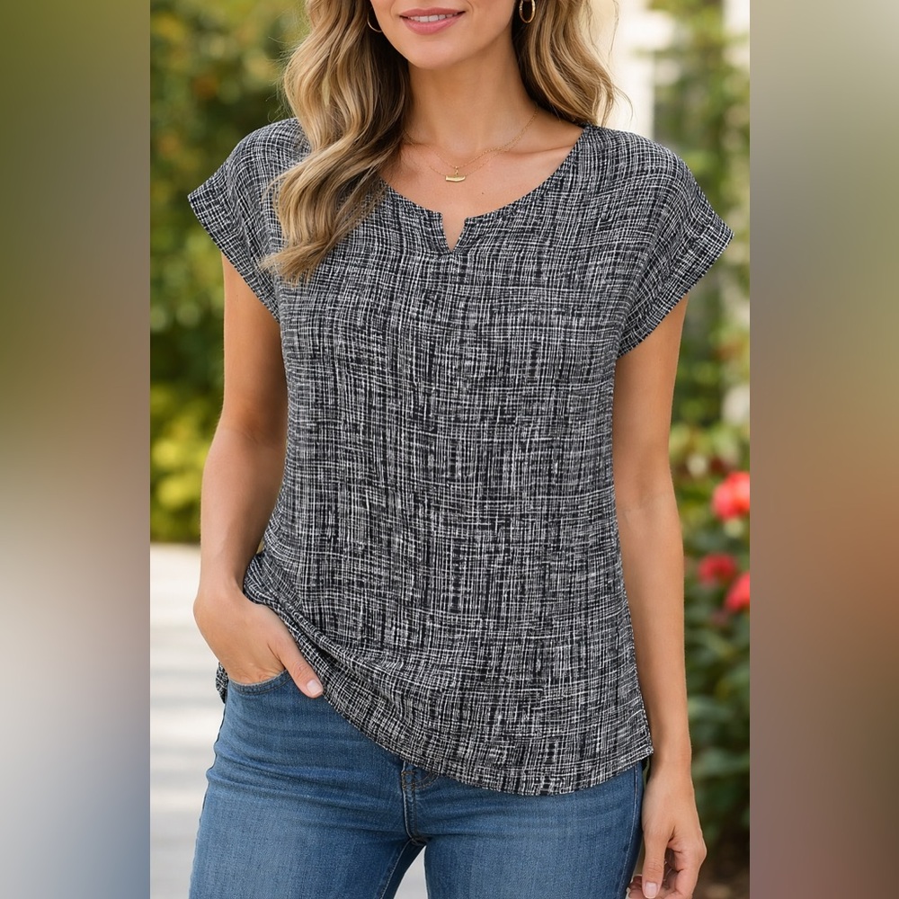 Banana Republic Black & White Textured Blouse | Size S